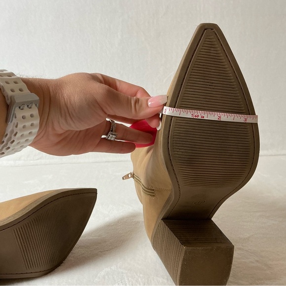 Universal Thread Chic Tan Ankle Boots with Zipper - Picture 11 of 13